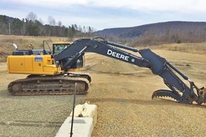 2015 John Deere 210G  Excavator