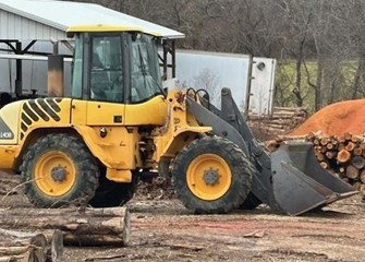 2001 Volvo L40 Skidsteer