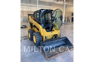 2022 Caterpillar 242D3  Skidsteer