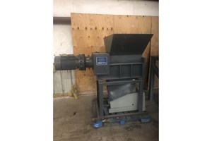 Shred Tech ST-20  Hogs and Wood Grinders