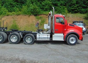 2015 Kenworth T880 SemiTractor Truck