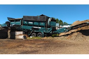 Powerscreen 820  Hogs and Wood Grinders
