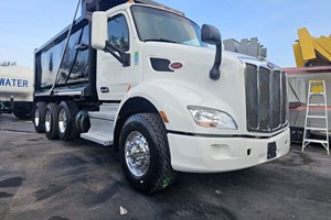 2022 Peterbilt 579  Truck-Dump