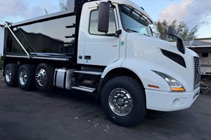 2019 Volvo VNR  Truck-Dump