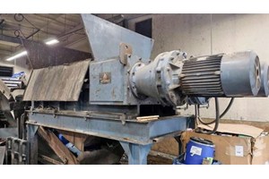 1995 Shred-Pax AZ-160  Hogs and Wood Grinders