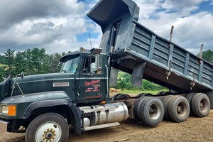 1996 Mack CL713  Truck-Dump