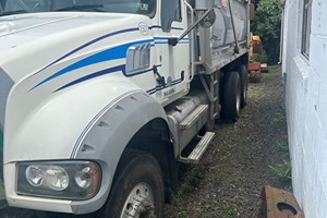 2015 Mack GU713  Truck-Dump