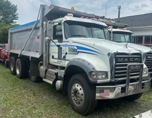 2017 Mack GU713