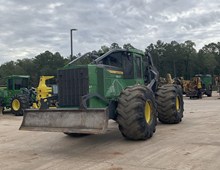 2023 John Deere 748LB