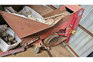 CP Manufacturing CP250  Hogs and Wood Grinders