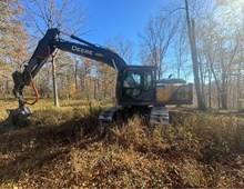 2019 John Deere 210G