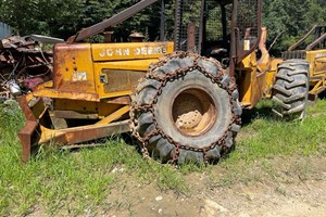 John Deere 640D  Skidder