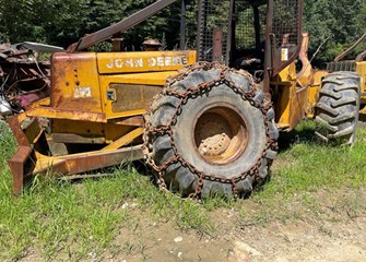 John Deere 640D Skidder