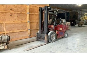 Caterpillar V50D  Forklift