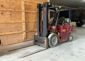 Caterpillar V50D Forklift