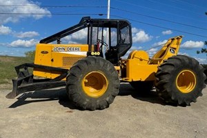1983 John Deere 640  Skidder