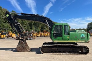 2003 John Deere 200C LC  Excavator