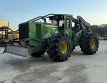 2023 John Deere 748LB