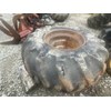 Firestone 30.5 x 32 on JD sweda rim  Tires