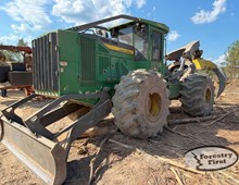 2022 John Deere 648L-II