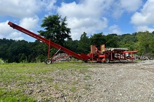 2011 Blockbuster 22-20  Firewood Processor