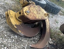 Caterpillar 525C grapple