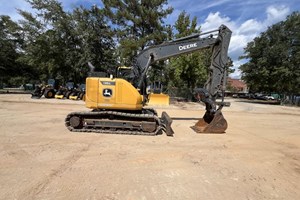 2022 John Deere 135G  Excavator