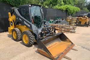 2023 John Deere 318G Skidsteer