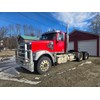 2015 Freightliner 122SD SemiTractor Truck