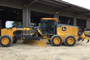 2025 John Deere 672G  Motor Grader
