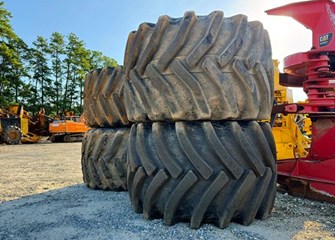 Maxam 73x44.00 Tires