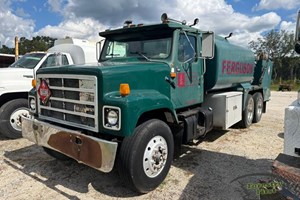 1997 International 2754  Truck-Service