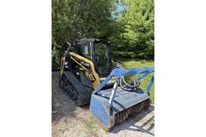 2023 ASV RT135F  Skidsteer