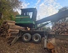 2015 John Deere 437D