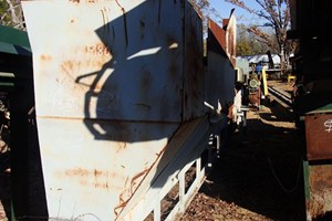 Unknown 32 ft  Conveyor Deck (Log Lumber)