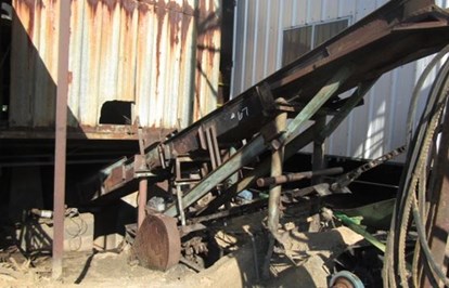 Unknown 30FT Barn Sweep Conveyors
