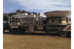 2001 HogZilla TC 1564-P  Tub Grinder