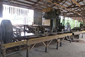 Edmiston Hydraulic/Electric  Circular Sawmill