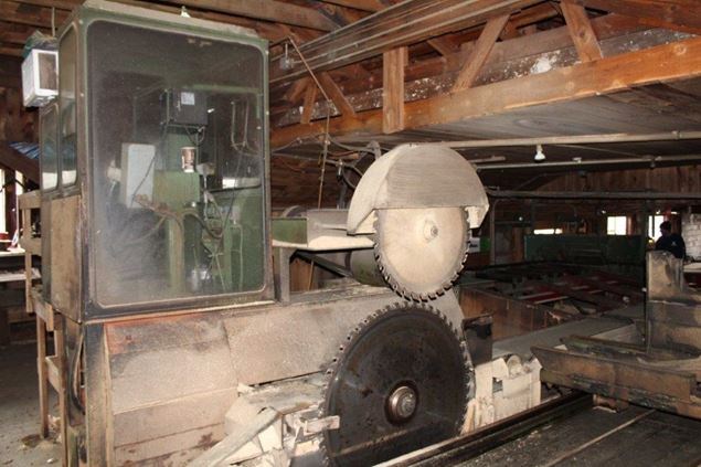 1983 HMC AC40 MM-10 Circular Sawmill