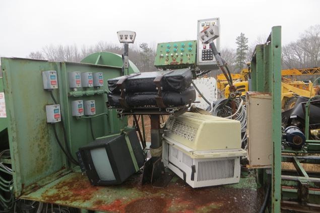1983 HMC AC40 MM-10 Circular Sawmill