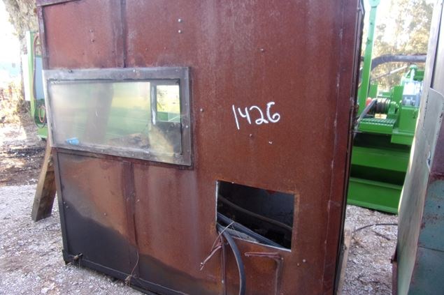 Unknown 4x6 Operator Cab