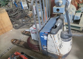 Crown Electric Pallet Jack