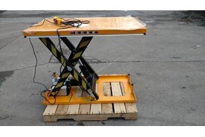 Unknown 2000 lb Scissor Lift Table  Misc