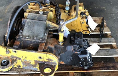 Tigercat 724D TRANSMISSION WITH DRIVE MOTORS Part and Part Machine