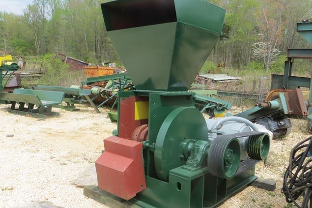 Montgomery Industries ER 18in HDGM Hogs and Wood Grinders