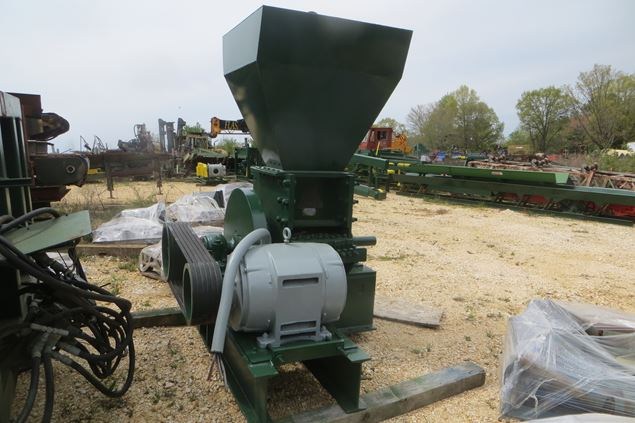 Montgomery Industries ER 18in HDGM Hogs and Wood Grinders