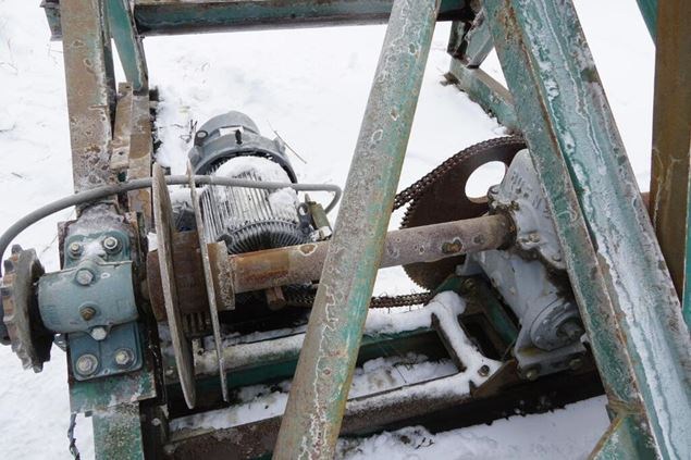 Unknown 2 ARM Conveyor Board Dealing
