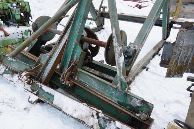 Unknown 2 ARM Conveyor Board Dealing