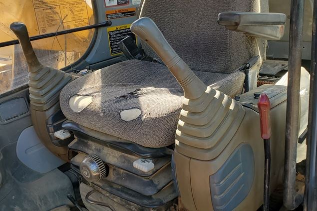 2001 John Deere 330LC Excavator