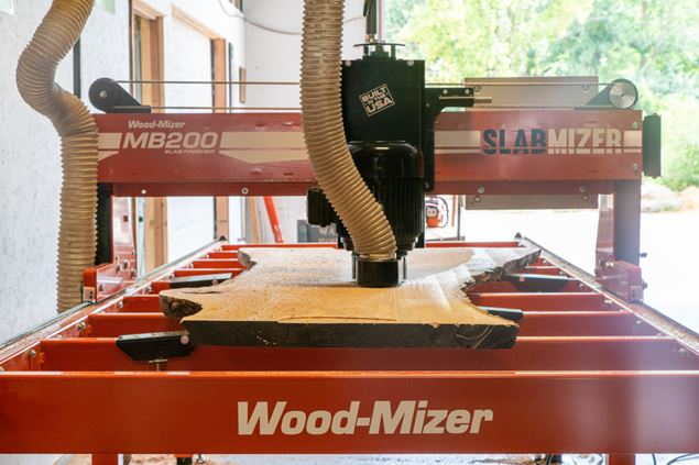 Wood-Mizer Introduces SlabMizer Slab Flattener for Wide Material